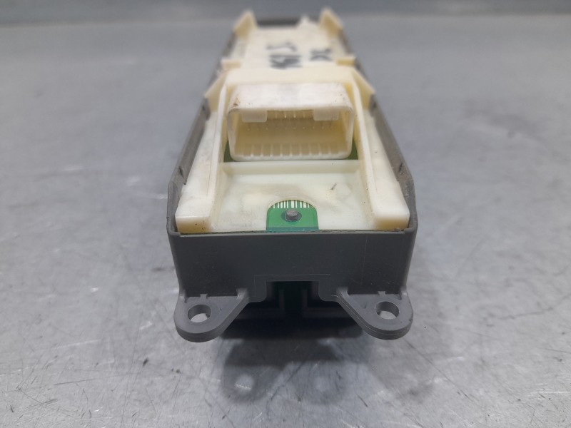 Recambio de mando elevalunas delantero izquierdo para toyota auris active referencia OEM IAM 515220  C/ MANDO CIERRE CENTRALIZAD