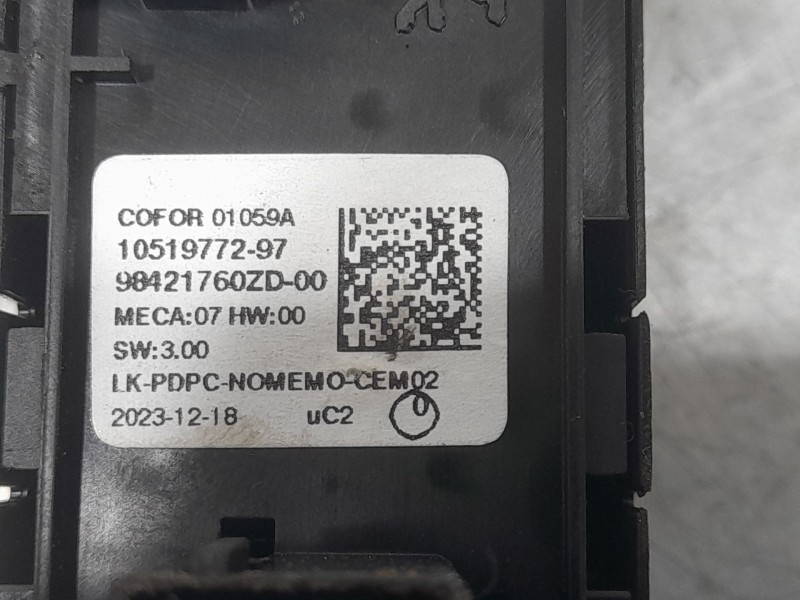 Recambio de mando elevalunas delantero izquierdo para opel corsa f gs referencia OEM IAM 98421760ZD  C/ MANDO RETROVISOR