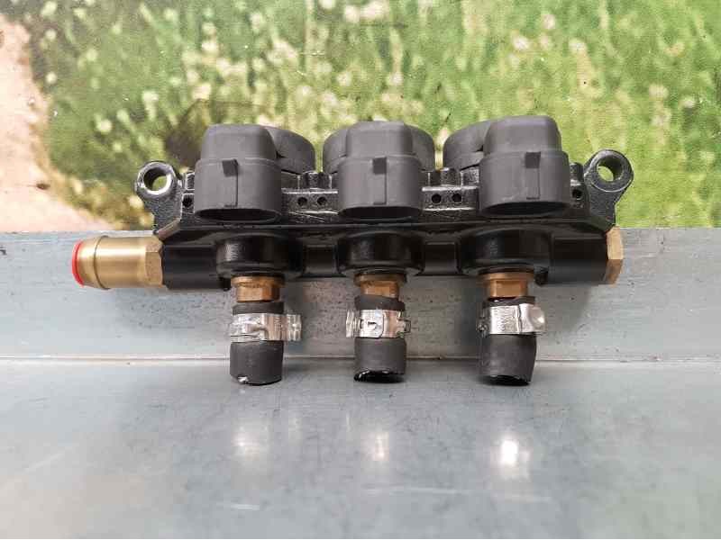 Recambio de rampa inyectora para toyota aygo (kgb/wnb) básico referencia OEM IAM 110R000123 110R000123 