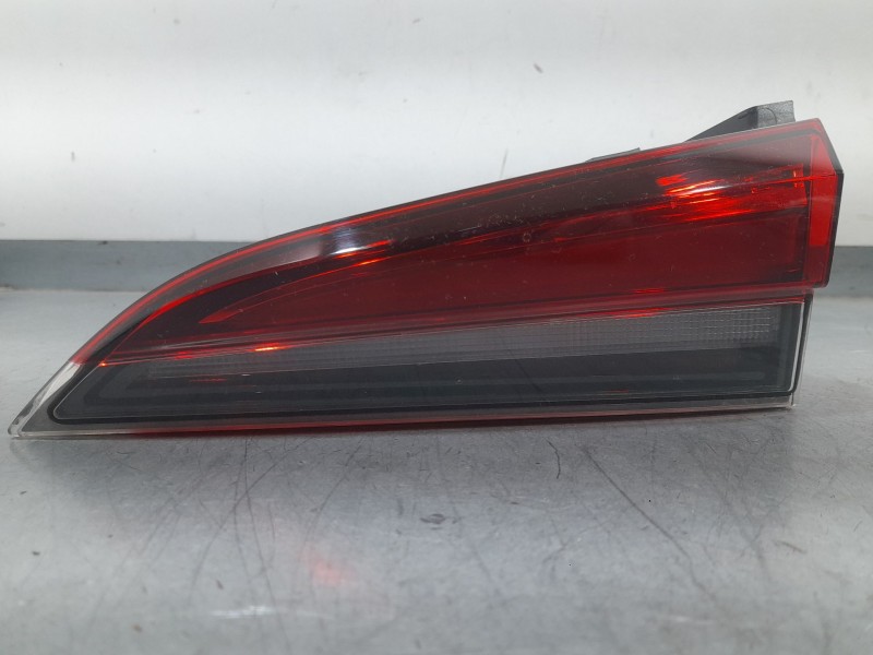 Recambio de piloto trasero derecho interior para skoda kamiq (nw4) 1.0 tsi referencia OEM IAM 658945308  