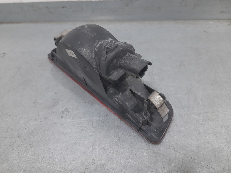 Recambio de piloto trasero central para nissan micra v (k14) 0.9 ig-t referencia OEM IAM 26580JD00B 00954000 HELLA