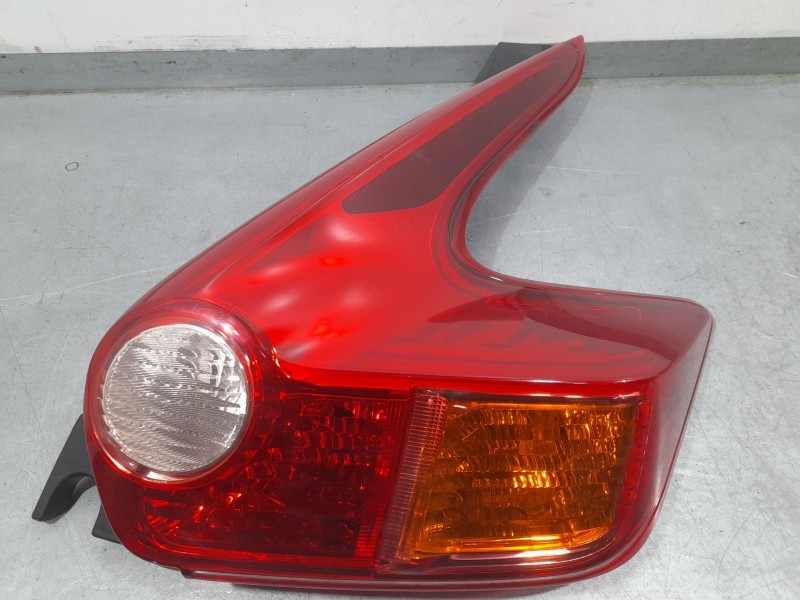 Recambio de piloto trasero derecho para nissan juke (f15) acenta referencia OEM IAM 265501KA0B  