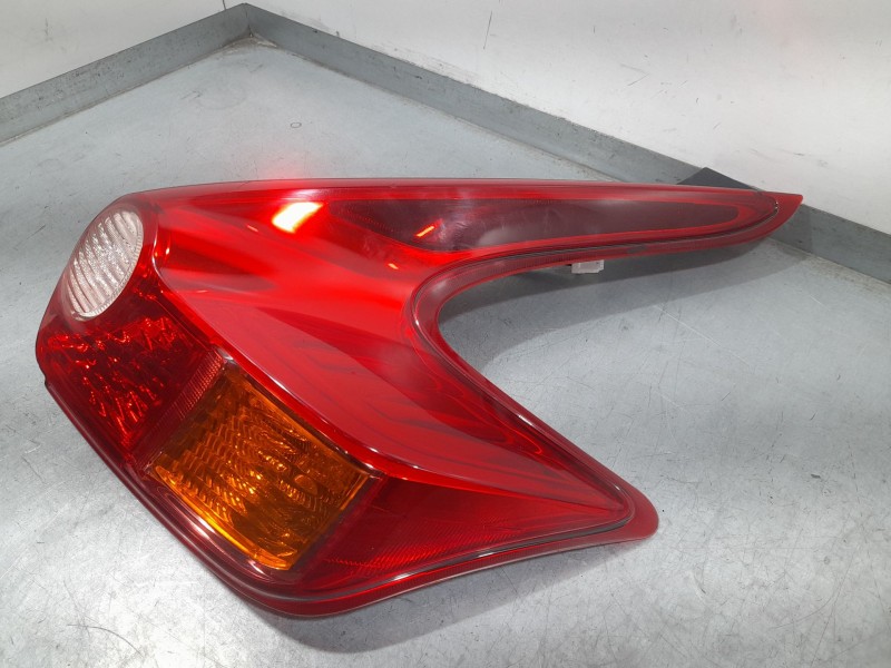 Recambio de piloto trasero derecho para nissan juke (f15) acenta referencia OEM IAM 265501KA0B  