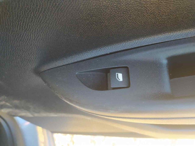 Recambio de mando elevalunas trasero derecho para opel mokka elegance referencia OEM IAM 98044803ZD  