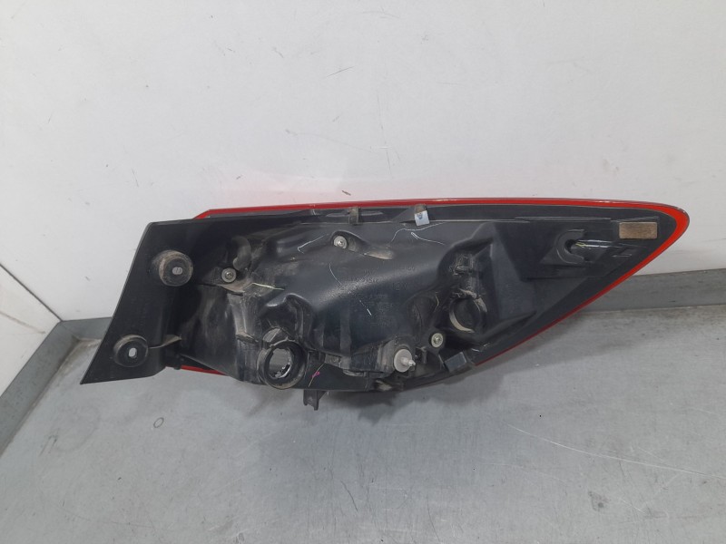 Recambio de piloto trasero izquierdo para mazda 2 lim. () evolution referencia OEM IAM DB5J51160 22018384 KOITO