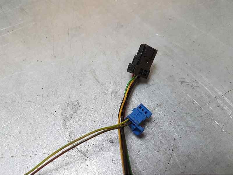 Recambio de retrovisor izquierdo para citroën c4 grand picasso sx referencia OEM IAM 96819905XT 2 CLAVIJAS, 5 Y 2 CABLES ELECTRI