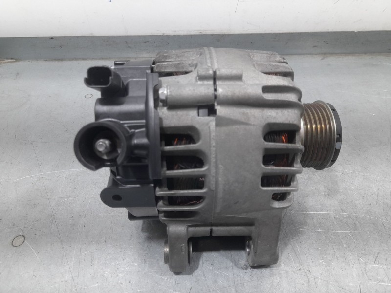 Recambio de alternador para opel corsa f edition referencia OEM IAM 9835689480 2740473C valeo