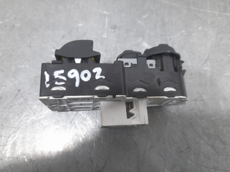 Recambio de mando elevalunas delantero izquierdo para opel corsa f edition referencia OEM IAM 39089070  C/ MANDO RETROVISOR