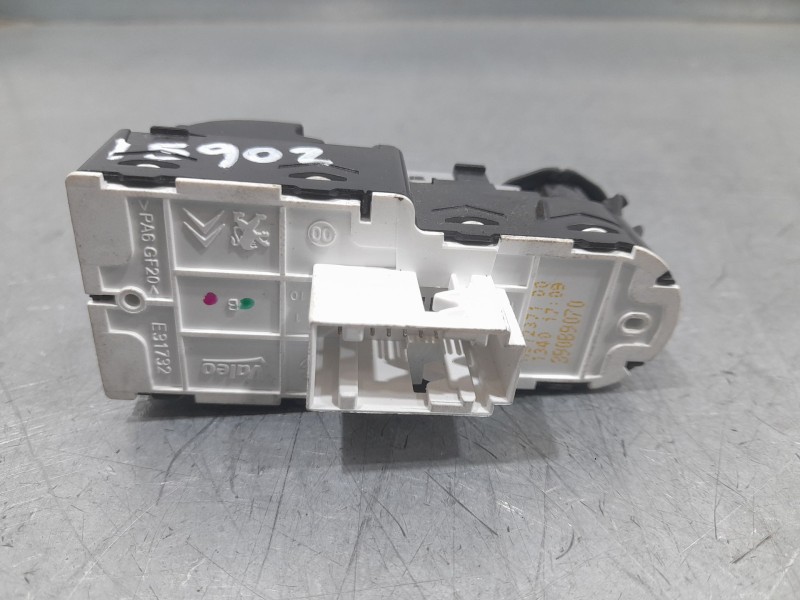 Recambio de mando elevalunas delantero izquierdo para opel corsa f edition referencia OEM IAM 39089070  C/ MANDO RETROVISOR