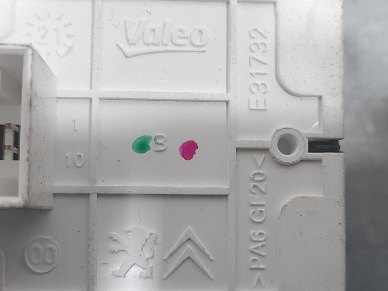 Recambio de mando elevalunas delantero izquierdo para opel corsa f edition referencia OEM IAM 39089070  C/ MANDO RETROVISOR