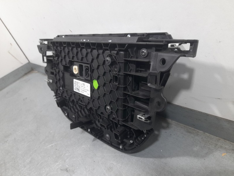 Recambio de sistema navegacion gps para opel corsa f edition referencia OEM IAM 39231265 A0067A01 