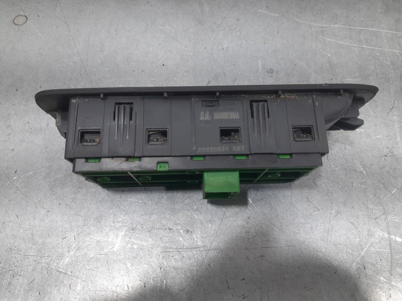 Recambio de mando elevalunas delantero izquierdo para dr 4.0 ev referencia OEM IAM 808000299AA  