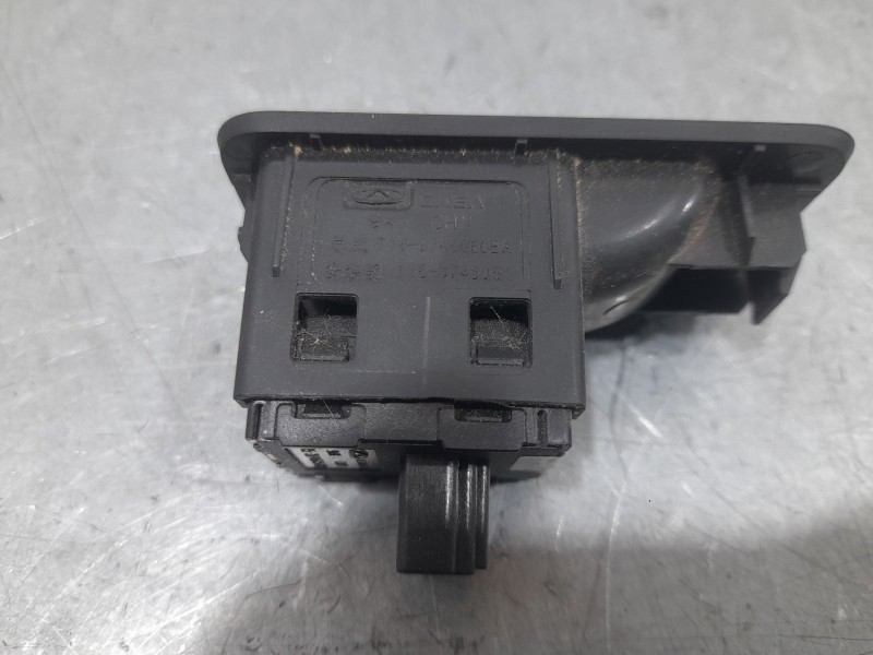 Recambio de mando elevalunas trasero derecho para dr 4.0 ev referencia OEM IAM 3746150BA  