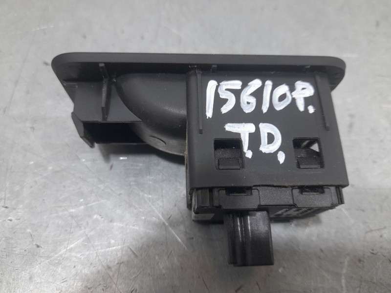 Recambio de mando elevalunas trasero derecho para dr 4.0 ev referencia OEM IAM 3746150BA  