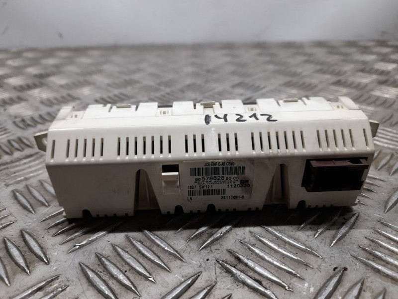 Recambio de cuadro instrumentos para citroën c4 berlina collection referencia OEM IAM 9657882880 281176918 VELOCIMETRO