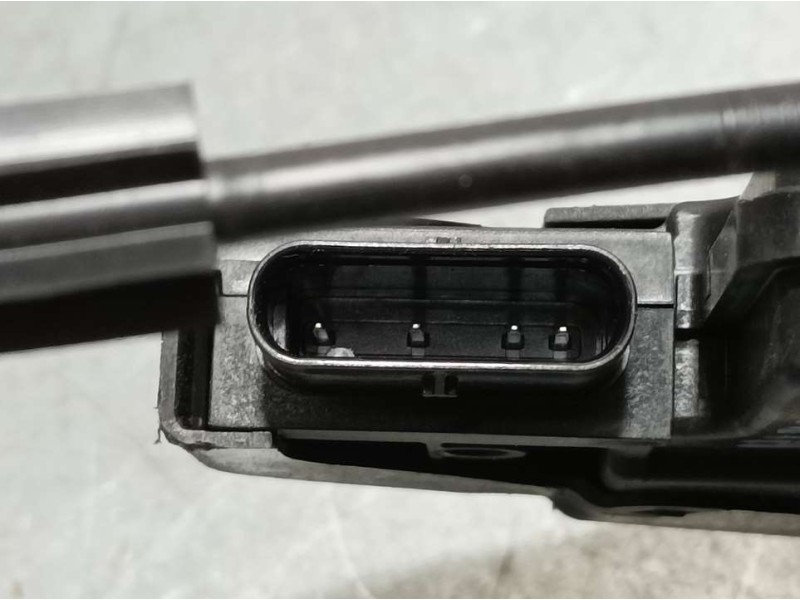 Recambio de cerradura puerta delantera derecha para peugeot 308 active pack bluehdi 130 s&s referencia OEM IAM 9835556980  ELECT