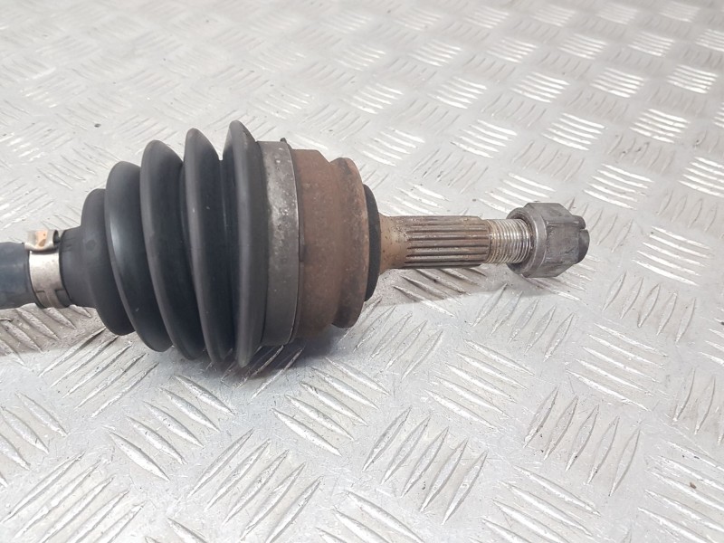 Recambio de transmision delantera izquierda para peugeot 208 i (ca_, cc_) 1.2 vti 82 referencia OEM IAM 9803959580  