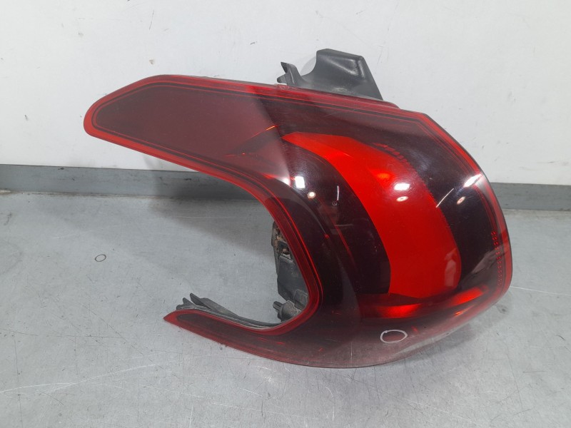 Recambio de piloto trasero izquierdo para peugeot 2008 (--.2013) style referencia OEM IAM 9826730480A  EXTERIOR TOCADO