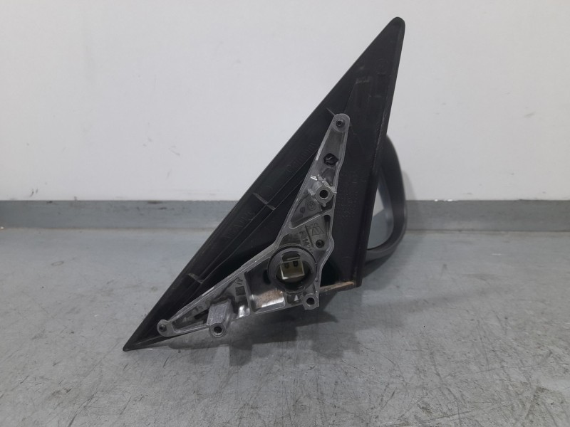 Recambio de retrovisor derecho para bmw serie 3 berlina (e90) 318d referencia OEM IAM 51167268262  ELECTRICO Y ROZADO