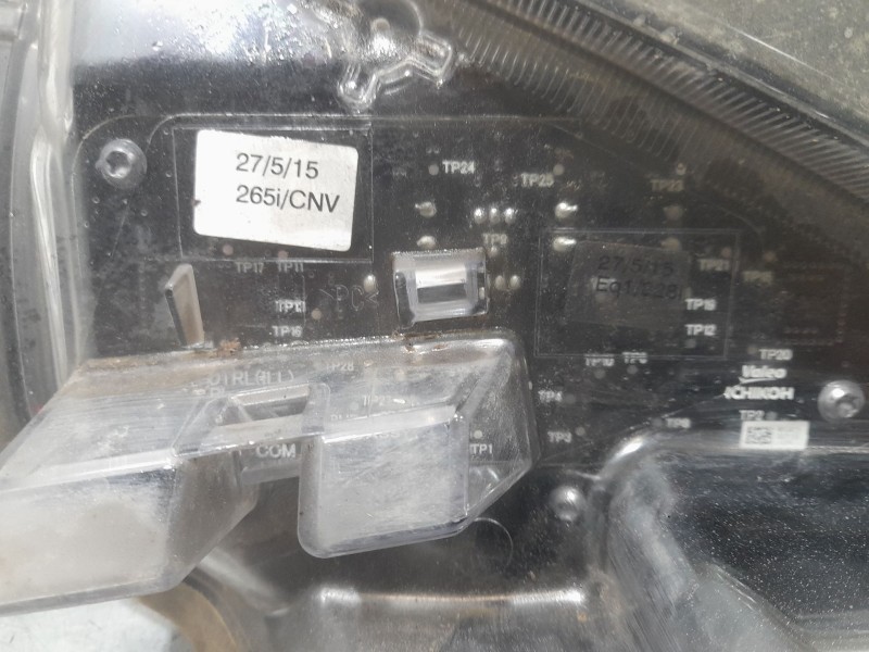 Recambio de faro izquierdo para toyota auris (_e18_) 1.4 d-4d (nde180_) referencia OEM IAM 8117002J61 XENON 