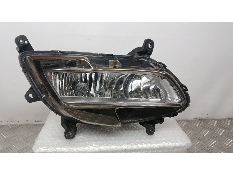Recambio de faro antiniebla derecho para kia cee´d (jd) 1.6 crdi 110 referencia OEM IAM 92202A2700  