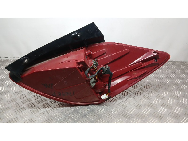 Recambio de piloto trasero izquierdo para kia cee´d (jd) 1.6 crdi 110 referencia OEM IAM 92410A2700  