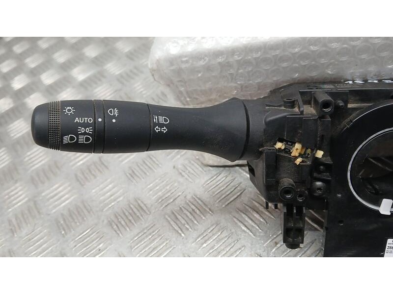 Recambio de mando luces y limpia para renault captur ii techno referencia OEM IAM 255674797R  10508397