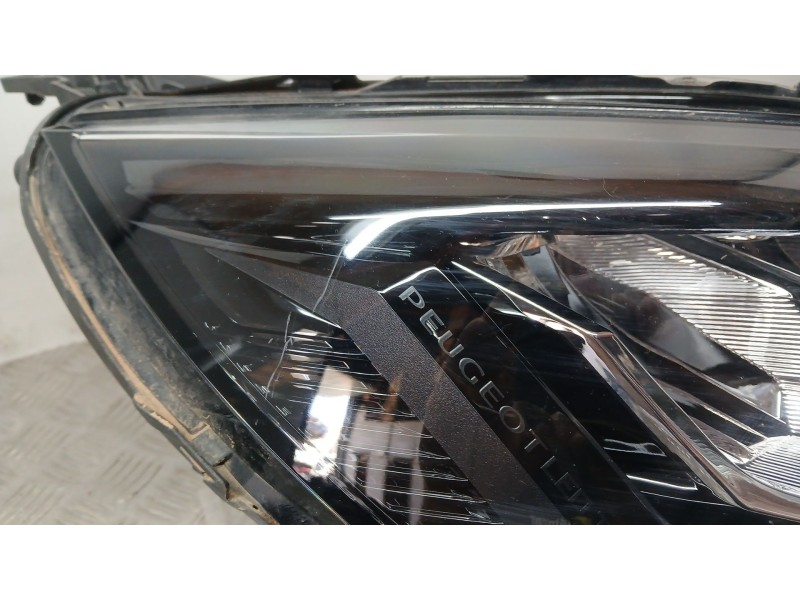 Recambio de faro derecho para peugeot 208 ii (ub_, up_, uw_, uj_) 1.2 puretech 100 referencia OEM IAM 9833036180 ROZADO VALEO 90