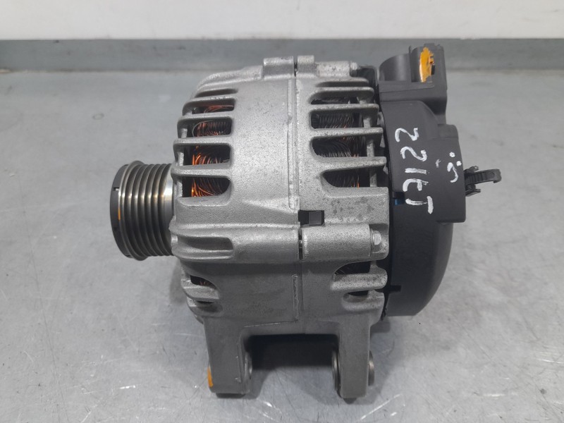 Recambio de alternador para opel corsa f (p2jo) 1.2 (68) referencia OEM IAM 9826574080 2719831C VALEO