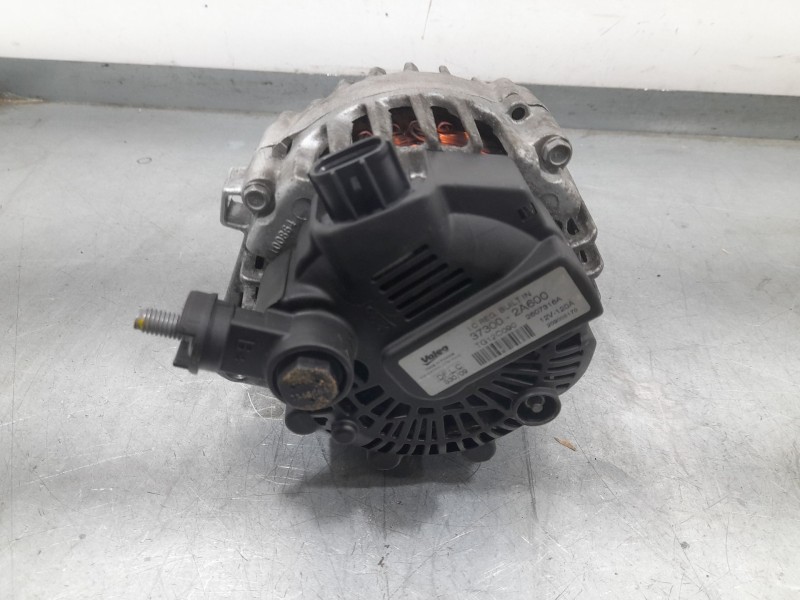 Recambio de alternador para hyundai i30 (fd) 1.6 crdi referencia OEM IAM 373002A600 TG12C090 VALEO