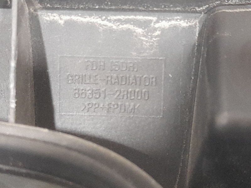 Recambio de rejilla delantera para hyundai i30 (fd) 1.6 crdi referencia OEM IAM 863512R000  