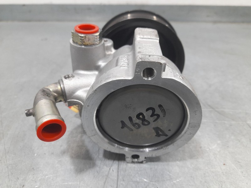 Recambio de bomba direccion para iveco daily iv furgoneta 35c12 v, 35c12 v/p, 35s12 v, 35s12 v/p referencia OEM IAM 504238603  