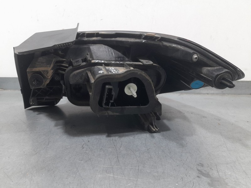Recambio de piloto trasero izquierdo exterior para opel corsa f (p2jo) 1.2 (68) referencia OEM IAM 9829317380 9194151 VALEO