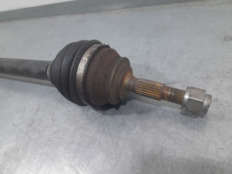 Recambio de transmision delantera derecha para citroën c3 feel referencia OEM IAM 9677476680  