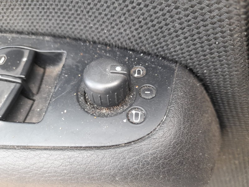 Recambio de mando elevalunas delantero izquierdo para audi a4 b7 (8ec) 1.9 tdi referencia OEM IAM   