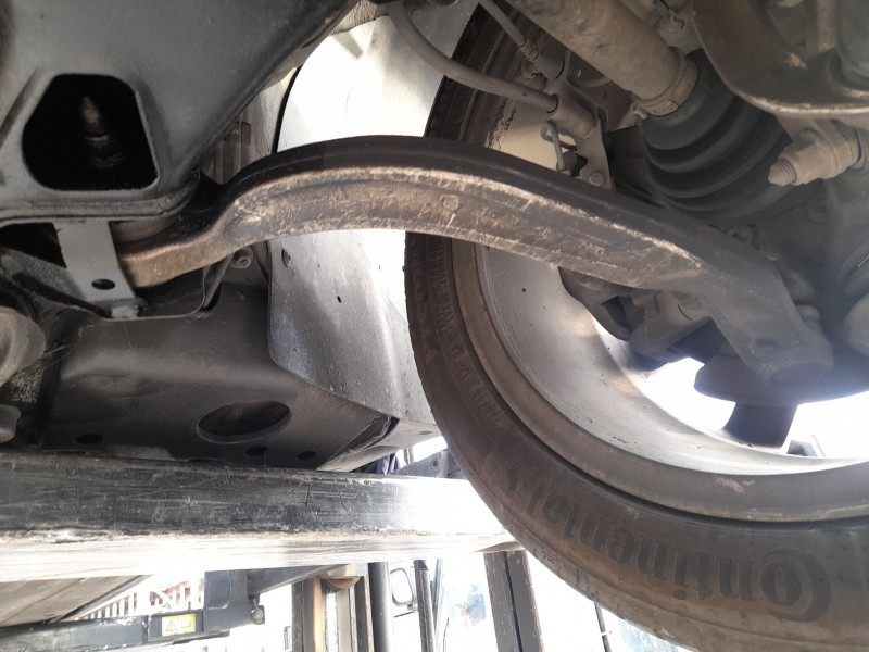 Recambio de brazo suspension inferior delantero izquierdo para audi a4 b7 (8ec) 1.9 tdi referencia OEM IAM  INFERIOR 