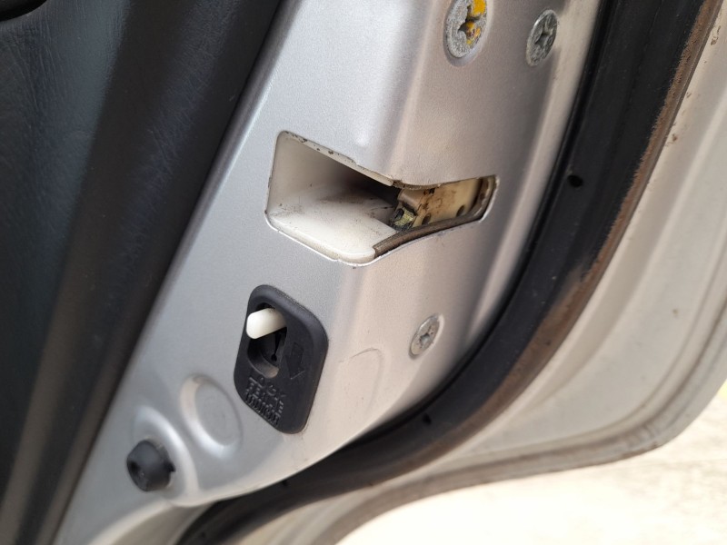 Recambio de cerradura puerta trasera derecha para honda accord vi (ck, cg, ch, cf, cl) 1.8 i (cg8) referencia OEM IAM   