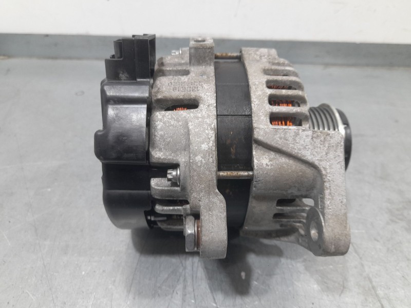 Recambio de alternador para kia rio (yb) gt line referencia OEM IAM 3730004950 8400383 