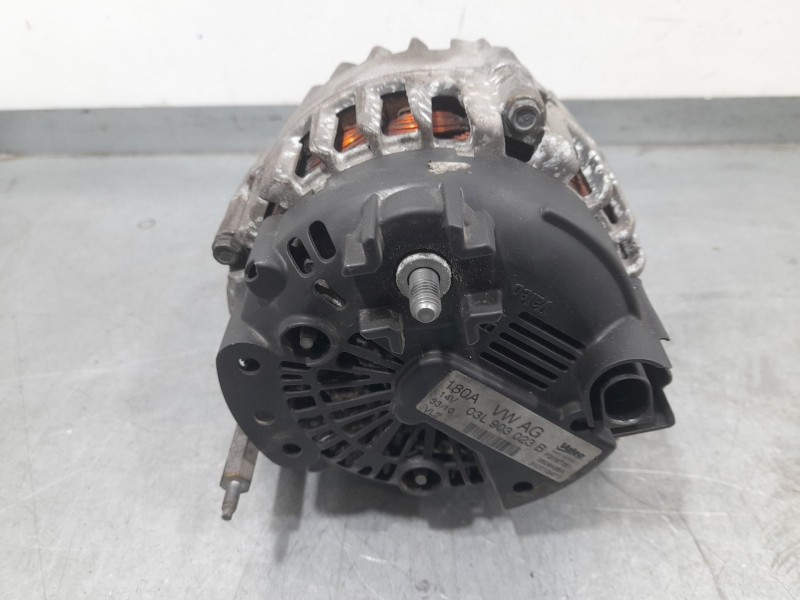 Recambio de alternador para volkswagen sharan (7n1, 7n2) 2.0 tdi referencia OEM IAM 03L903023B FG18T051 VALEO