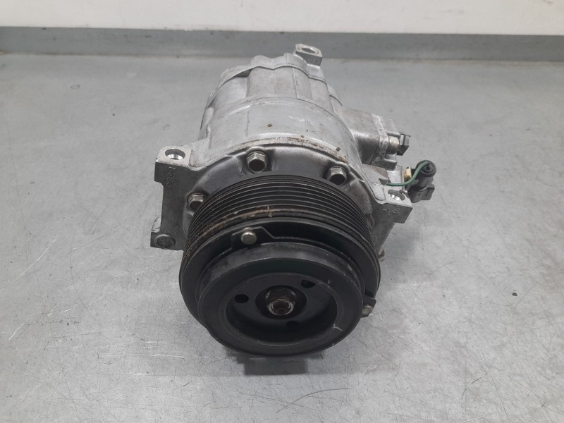 Recambio de compresor aire acondicionado para land rover range rover (lm) v8 td vogue referencia OEM IAM PXV16  