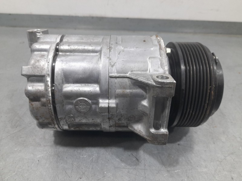 Recambio de compresor aire acondicionado para land rover range rover (lm) v8 td vogue referencia OEM IAM PXV16  