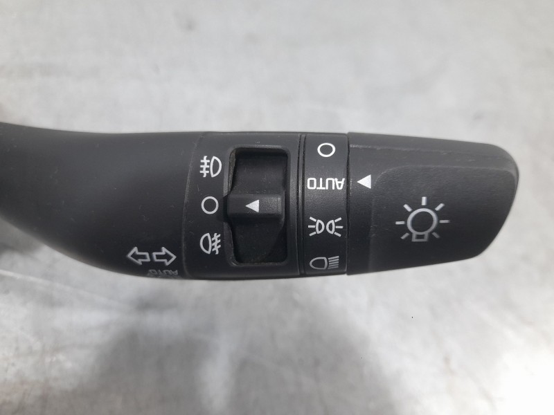 Recambio de mando luces y limpia para kia rio (yb) gt line referencia OEM IAM 93404H8960  