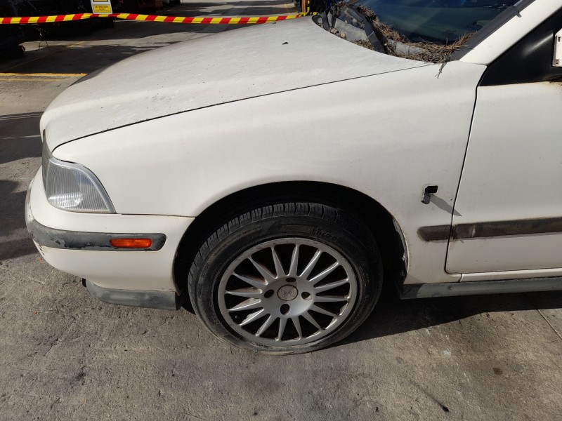 Recambio de aleta delantera izquierda para volvo s40 i (644) 2.0 t referencia OEM IAM   