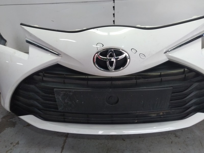 Recambio de paragolpes delantero para toyota yaris (_p13_) 1.5 (nsp131_) referencia OEM IAM 521190U927  