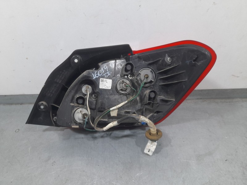 Recambio de piloto trasero izquierdo para mitsubishi space star (a00) kaiteki referencia OEM IAM 8330B021  