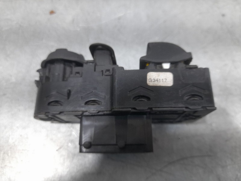 Recambio de mando elevalunas delantero izquierdo para peugeot 2008 (--.2013) style referencia OEM IAM 96751129ZD  C/ MANDO RETRO