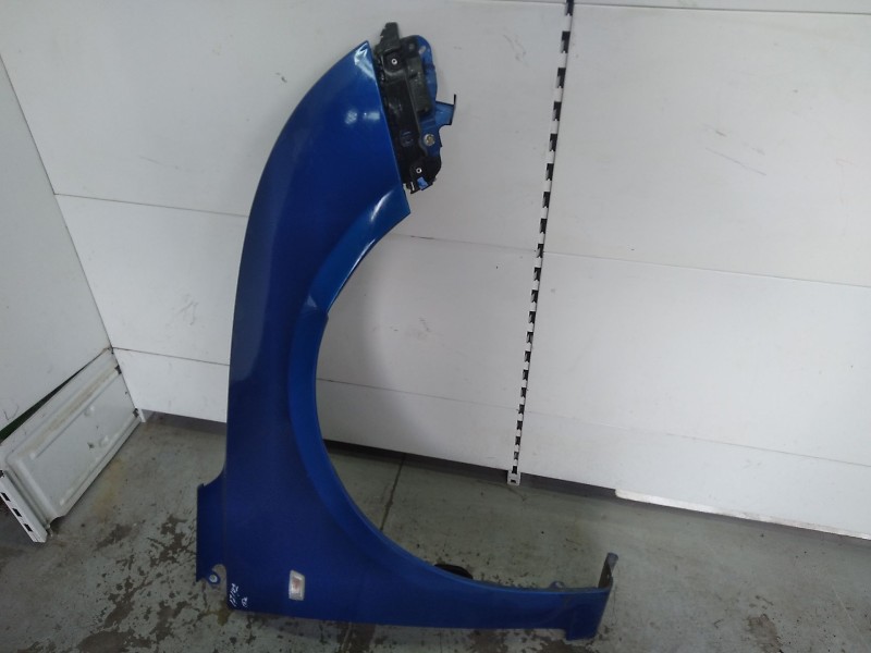 Recambio de aleta delantera derecha para chevrolet cruze (j300) 1.6 referencia OEM IAM 94560510  