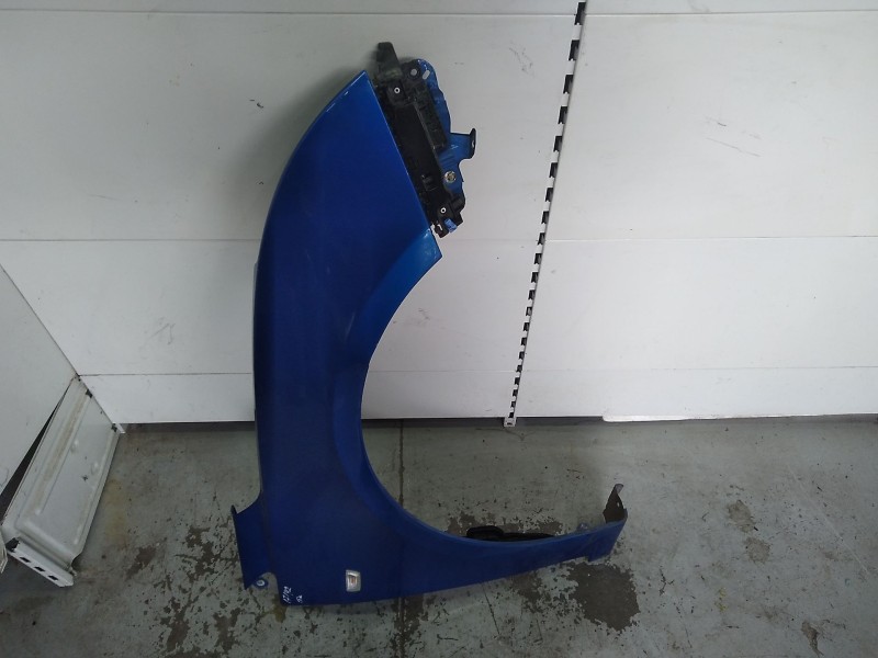 Recambio de aleta delantera derecha para chevrolet cruze (j300) 1.6 referencia OEM IAM 94560510  