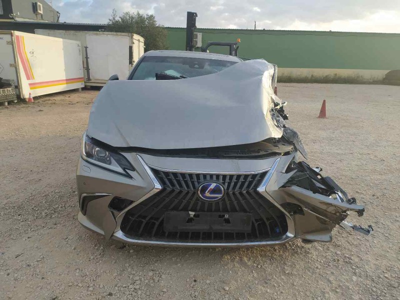 lexus es del año 2022