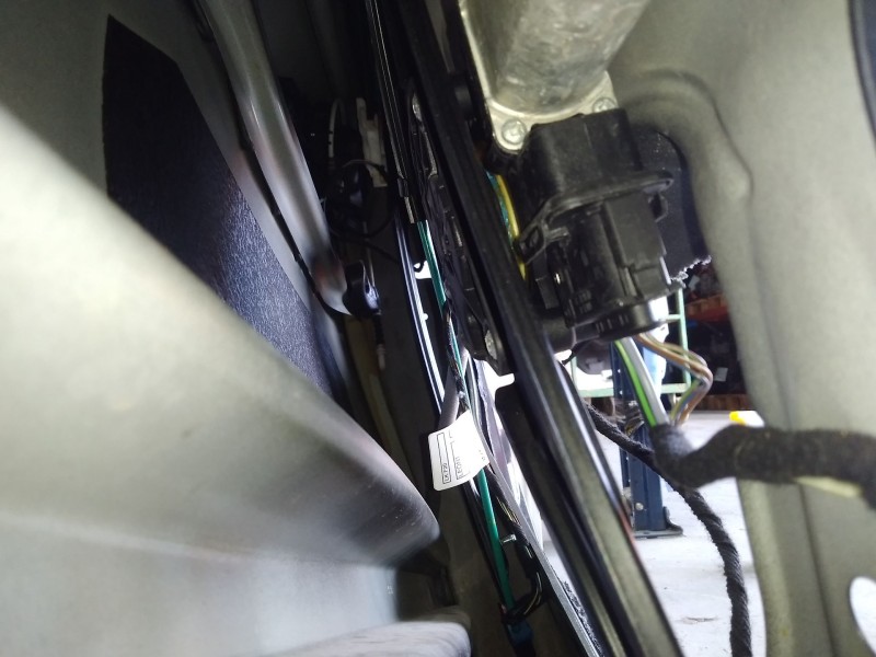 Recambio de elevalunas delantero derecho para bmw serie 1 lim. (f20) 114 d referencia OEM IAM 51337281882  ELECTRICO